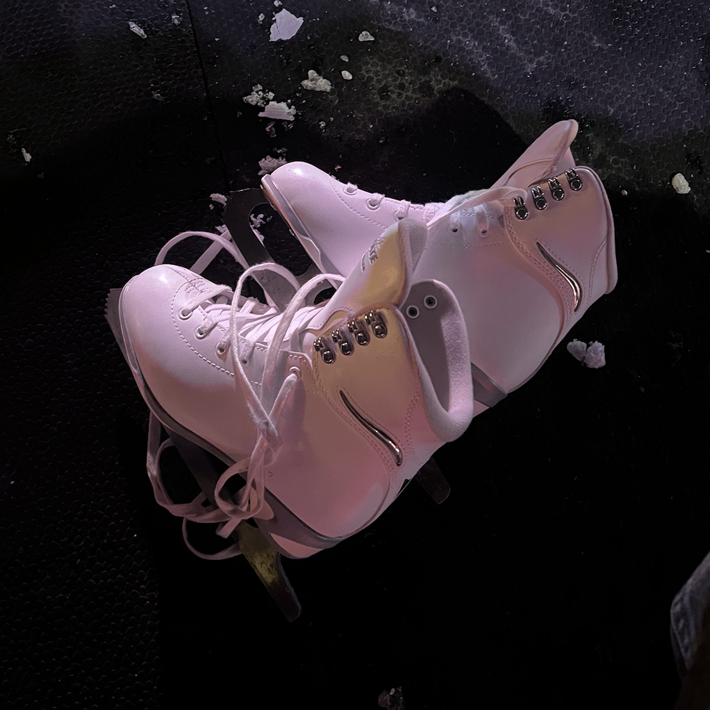 Sounds of skating on ice